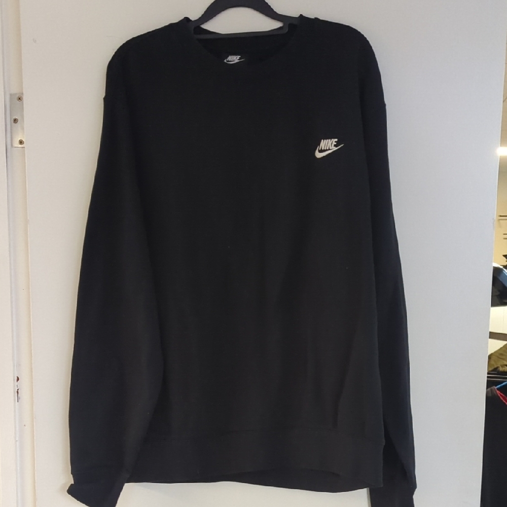 Nike Men's Classic Black Crewneck Sweater